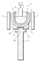 Single crystal pulling apparatus and low heat conductive member used for single crystal pulling apparatus