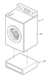 Cloth treating apparatus having a hot air supply device