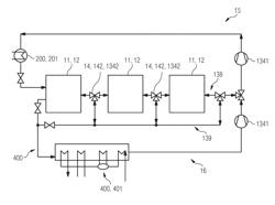 HEAT EXCHANGE SYSTEM WITH AT LEAST TWO HEAT EXCHANGE CHAMBERS AND METHOD FOR EXCHANGING HEAT BY USING THE HEAT EXCHANGE SYSTEM