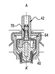 Device for dispensing a cosmetic product in aerosol form, associated assembly and method