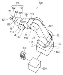 Displacement detecting apparatus, torque detecting apparatus, robot apparatus and displacement detecting method