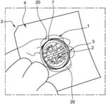 METHOD FOR MANUFACTURING AN OPTICAL ELEMENT WITH A FUNCTIONAL FILM