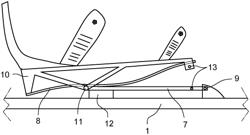 Binding allowing lifting of the front as well as the heel of the users foot