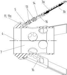 Device for centering a sensor assembly in a bore